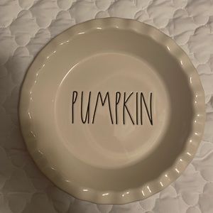 Rae Dunn pumpkin pie plate